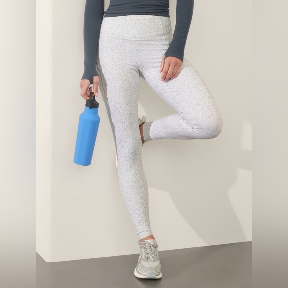 Athleta Rainier Tight // Jasper White Blue